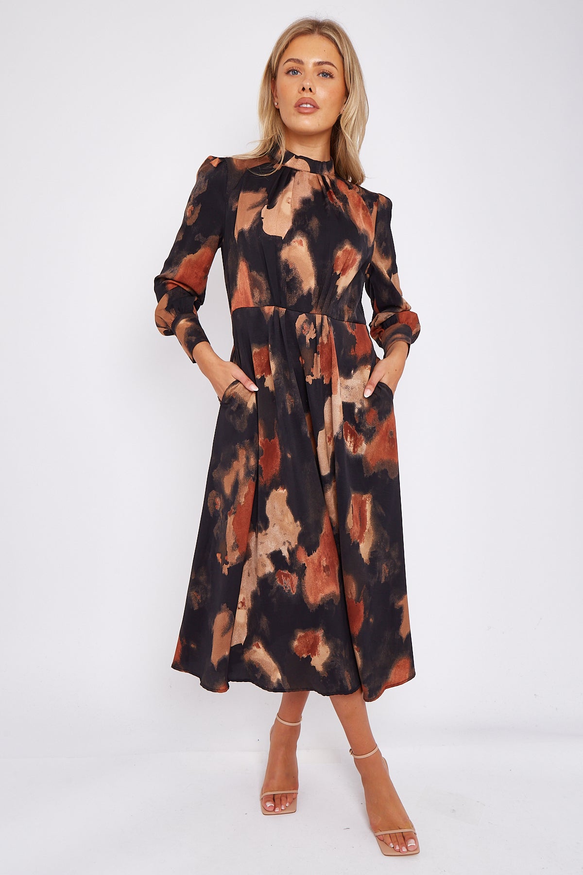 Brown Abstract Print Black Pleated Skirt Maxi Dress